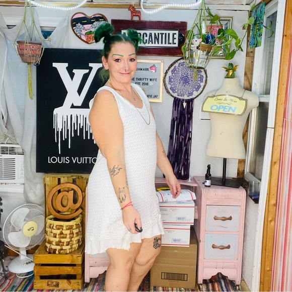 White Sleeveless Scoop Neck Mini Sundress Size Small - Picture 4 of 13